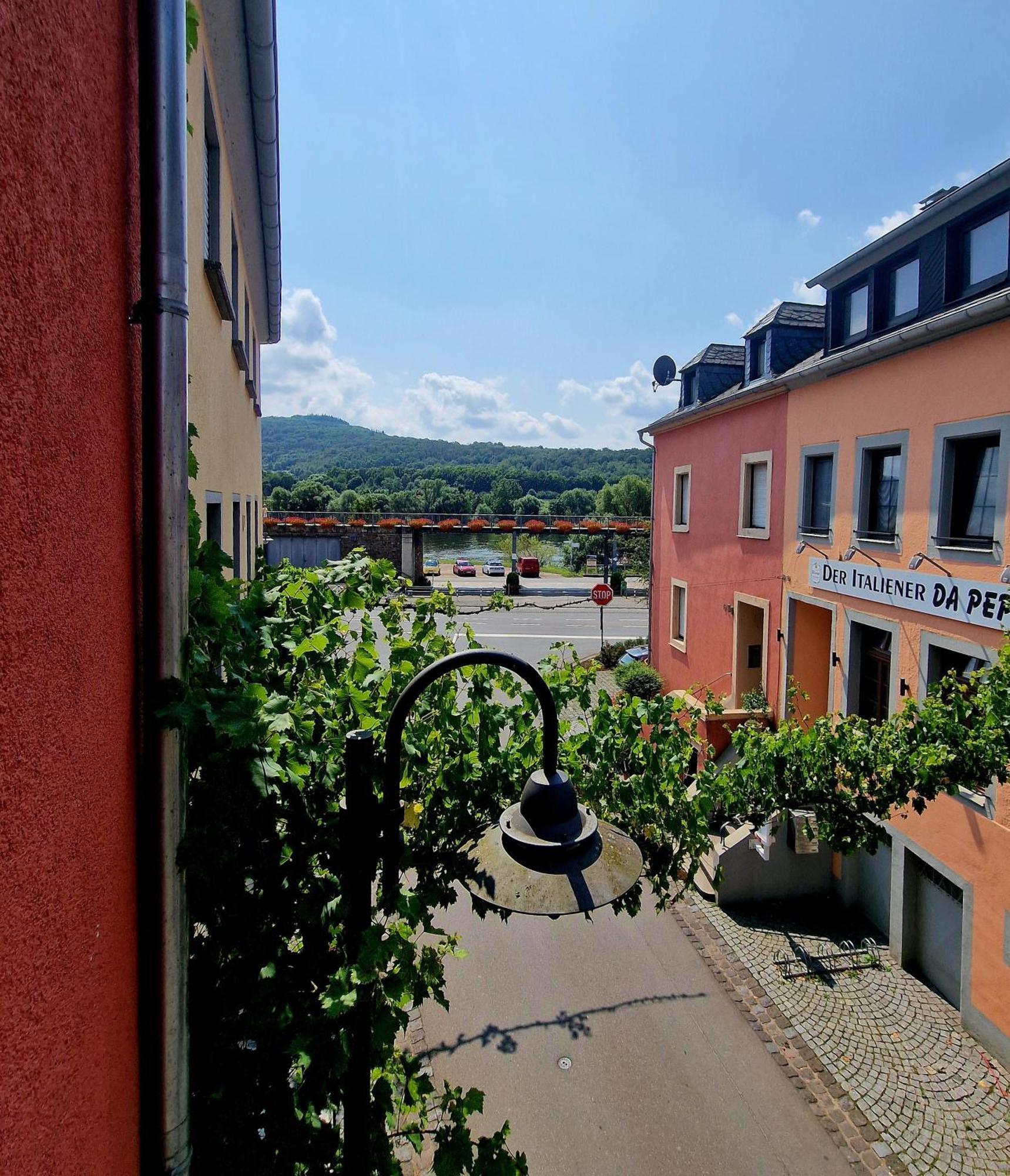 Das Rote Ferienhaus Terlinden Lieser Eksteriør bilde